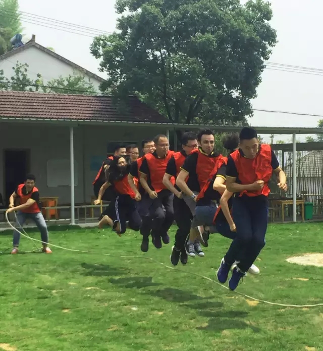 “向妄想启程” Z6尊龙销售团建活动美满开放